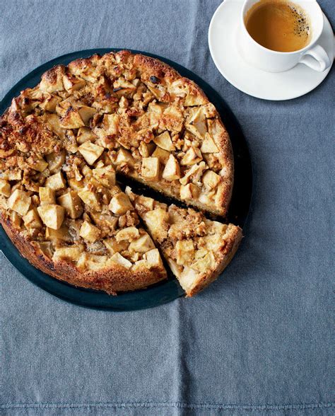 torta di versace|GRANDMA ROSA’S APPLE CAKE .